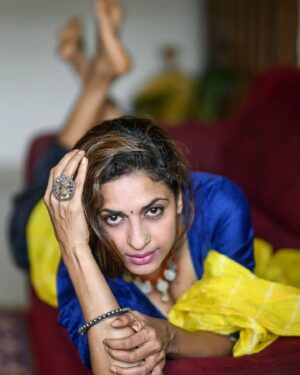 Sandhya Shetty Instagram - "Saree" Six yards of pure grace, poetry, and culture woven into a single thread."
Photographer @aslamshaikh104 
Designer @kaushikshrimanker

#Sandhyashetty #Nofear 
#actor #supermodel #internationalspeaker #CommonWealthKarateChampion2015 #style #fashion #womenpower #fitness #passion #change #actorslife #indianlook #saree  #bollywood #hollywood #Dharavibank #coronapapers #mylifemyrules ❤