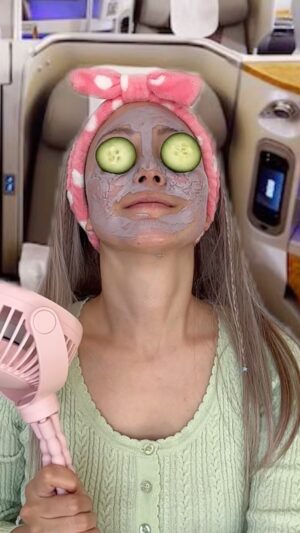 Sandra Kwon Instagram - Taking ‘skincare on the fly’ to a whole new level ✈️😂 @axisy_official #artichokeampoule #axisyartichoke #ampoule #b5cream #axisypanthenolcream #panthenol10 #kbeauty #axisypartner