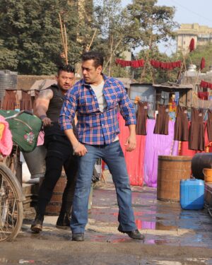 Sangay Tsheltrim Instagram - Great memories from Radhe.
Always and forever grateful to @beingsalmankhan Sir.
🙏🏻🙏🏻🙏🏻❤️❤️❤️