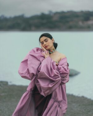 Sangeetha Bhat Instagram - A Daydream ✨
•
•
Concept & Styling @nikithakrofficial 
Muse @sangeetha_bhat 
MUA @makeup_by_nethraraajesh 
Outfit @elarniofficial 
Photographer @summi_bharadwaj 
.
#dreamy #protrait #sony #photography#igreach#bluehues #pinks#colours#nature#fashionphotography #instagood #bangalorephotography