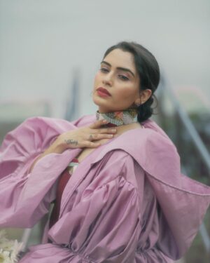 Sangeetha Bhat Instagram - A Daydream ✨
•
•
Concept & Styling @nikithakrofficial 
Muse @sangeetha_bhat 
MUA @makeup_by_nethraraajesh 
Outfit @elarniofficial 
Photographer @summi_bharadwaj 
.
#dreamy #protrait #sony #photography#igreach#bluehues #pinks#colours#nature#fashionphotography #instagood #bangalorephotography