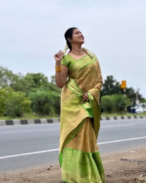 Sangeetha V Instagram - A divine trip for aadi 18 with my hubby @redin_kingsley 😍😻.

Costume : @wardrobe_by_anjali
Jewelry : @kabijewellery