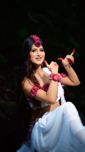 Saniya Shaikh Instagram - Radha Kaise na Jale….🦚🪈
.
.
.
.
.
.
.
.
.
.
.
.
.
.
.
.
.
.
.
.
.
.
.
.
.
.
.
.
.
.
.
.
.
.
#sanufam #sanulove #smile #love #foryou #kbye #reelkarofeelkaro #reelitfeelit #reelinstagram #radha #radhalook #krishna #outfit #look #shoot #old #dream #janmashtami #dahihandi #radhakaisenajale #makeup