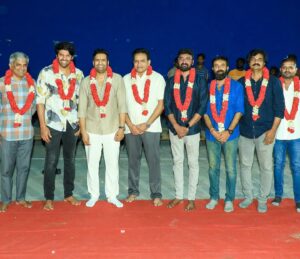 Santhanam Instagram - Super excited to bring you the next instalment of the Blockbuster Franchise #DDReturnsSequel starring
@santa_santhanam 

Produced by- Actor @aryaoffl ‘s #TheShowPeople & Actor #Santhanam’s @hmfoffl

Directed by- @premanand031

@tkishore555
@dopdeepakpadhy 
@ofrooooo @mohanart333 @barathvikramanks @sethuraman.g.l @moo.2113 
@santhosh_cine_photographer 
@onlynikil @spotlightoffl