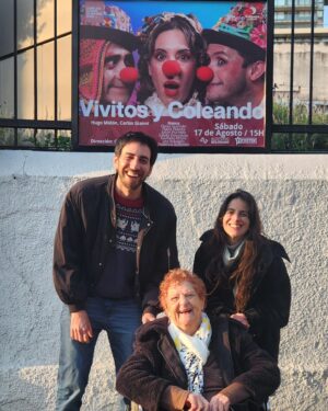 Santiago Korovsky Instagram - Llevamos a mi abuela de 96 años a ver la obra que ella nos llevaba cuando eramos chiquitos y terminamos llorando todos.
