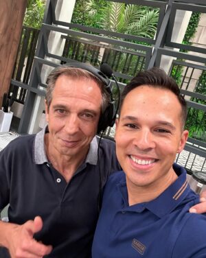 Santiago Lagoá Instagram - Uma manhã feliz na @sicoficial 
.
@casafeliz