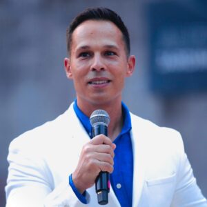 Santiago Lagoá Instagram - Parabéns pelos 10 anos de carreira @jpramos.comedy 🌟
A Madeira compareceu em massa e bateu palmas 👏🏻👏🏻👏🏻
Que possa estar sempre presente nestes momentos e obrigado por dares a conhecer a ilha aqui a este cubano do Continente!
.
#parabens #comédia #jpramos 
#madeira