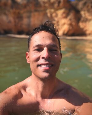 Santiago Lagoá Instagram - Aquele domingo bom 🌞
Beijos e abraços cheios de sal 🌊