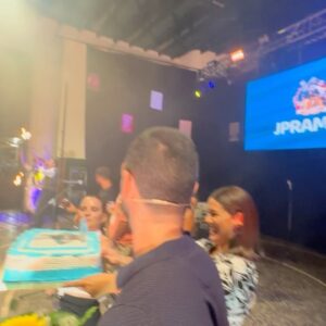 Santiago Lagoá Instagram - Parabéns pelos 10 anos de carreira @jpramos.comedy 🌟
A Madeira compareceu em massa e bateu palmas 👏🏻👏🏻👏🏻
Que possa estar sempre presente nestes momentos e obrigado por dares a conhecer a ilha aqui a este cubano do Continente!
.
#parabens #comédia #jpramos 
#madeira