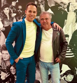 Santiago Lagoá Instagram - 60 anos !!!
Parabéns @toyferraofficial 🌟
Tenho a sorte de te chamar amigo e estar hoje presente nesta tua grande festa!
Que te veja brilhar por muitos e muitos anos ❤️
.
#60doToy
#parabéns