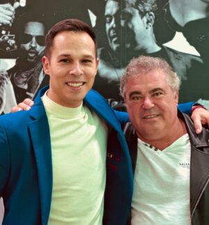 Santiago Lagoá Instagram - 60 anos !!!
Parabéns @toyferraofficial 🌟
Tenho a sorte de te chamar amigo e estar hoje presente nesta tua grande festa!
Que te veja brilhar por muitos e muitos anos ❤️
.
#60doToy
#parabéns