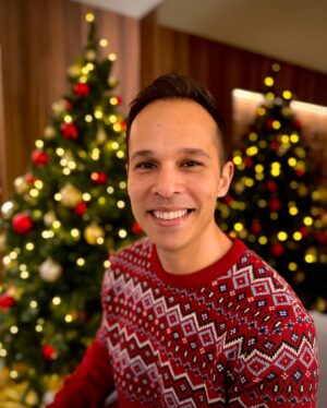 Santiago Lagoá Instagram - Feliz Natal 🎁🎄 🌟
Uma noite muito feliz a todos com aquelas prendas boas  que vocês merecem 😜
.
#feliznatal #xmas