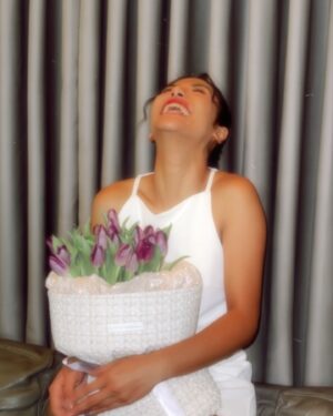 Sanya Lopez Instagram - masaya naman talaga ako kasama….
pero mas masaya ko pag kasama ka… eyyy! 🤙🏻🤪🤭
