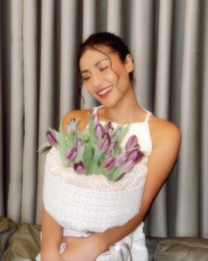 Sanya Lopez Instagram - masaya naman talaga ako kasama….
pero mas masaya ko pag kasama ka… eyyy! 🤙🏻🤪🤭