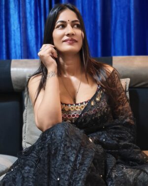 Sapna Sharma Instagram - Black 🥰