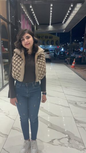 Sara Aws Instagram - تجهيز حفلة عيد ميلادي والكيكة الي تجنن من حلويات الحاج مهدي الخاصكي عاشت ايدكم متوقعت راح تطلع بهيج جمال وبهيج طعم يجنن  شنو رأيكم ؟♥️
