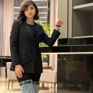 Sara Aws Instagram - لست ب مغرورة 
ولكن ثقتي بنفسي هزت البعض