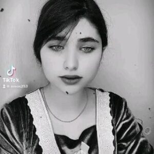 Sara Aws Instagram - لا تنظر الى الماضي فتحزن
ولا تخاف من المستقبل  فتفشل 
بل اترك همومك وافرح 
وتوكل على ربك لتفلح