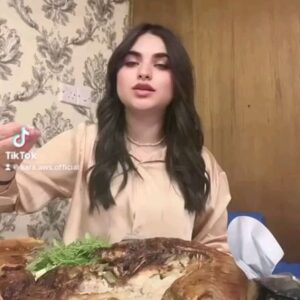 Sara Aws Instagram - شنو اكثر اكله اتحبوها......اني احب كل الاكلات ربي ايديم النعمه ويحفظها من الزوال