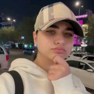 Sara Aws Instagram - عندما يلتقي الحلا بلسعادة :اكتشف مذاق الفرح في عالم حلويات الحاج مهدي الخاصكي الساحرة حيث اللذة  تاخذك في رحلة طعم فريدة  احجولي شتحبون من الحلويات @alkhassakim.sweets