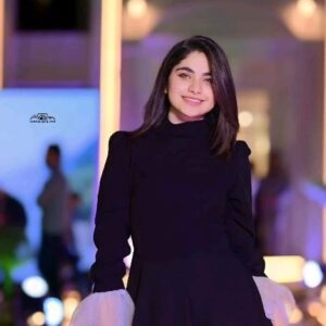 Sara Aws Instagram - النجاح سلالم لا تستطيع أن ترتقيها ويدك في جيبك