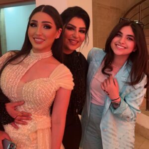 Sara Aws Instagram - احلى لمة واحلى عرسان 
الله يديم الفرحه عليكم 💗