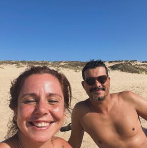 Sara Norte Instagram - Foi um dia maravilhoso!
Desde 2002 a virar frangos!
Gosto muito de ti @goncalrt ❤️