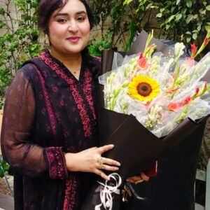 Sara Raza Khan Instagram - Thank you all for continuous growth over our Instagram page and other social media platforms 🥰 Flowers for you all 😊my Dear Music Supporters ❤

And will surely see you all for a Live Jam Session soonest! Keep sending your prayers ❤ #saraRazaKhanLive