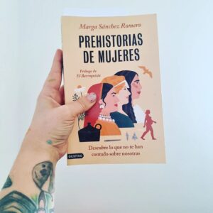 Sara Rubayo Instagram - Así comienza Prehistorias de Mujeres, de mi querida y admirada @marga_sanchez_romero , estrujando la patata poniendo un ejemplo tan sencillo que hasta mi hijo lo ha entendido.
💜
Es la segunda vez que me lo leo porque me lo quiero aprender de memoria porque por ahora no puede ser más necesario su relato.
💜
Marga y yo tenemos el mismo objetivo: dar a conocer todas las historias que pertenecen a la otra mitad para que algún día sea extraño encontrarnos estos libros porque por fin la historia estará y se contará completa.
💜
Mil GRACIAS amiga por este precioso libro. Mi más sincera admiración y orgullo🥰

Y gracias @eddestino por publicarle el libro