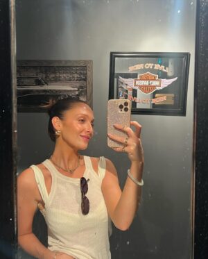 Sara Thompson Instagram - 10 photos of me in my summer slehhh