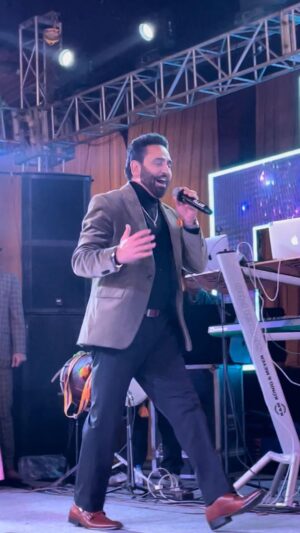 Sarabjit Cheema Instagram - Music is raw energy 💪🏼

Live Bookings Contact: 9915117777 🇮🇳
7788864003 🇨🇦

#reels #reelsindia #punjab #punjabi #bhangra #sarbjitcheema #punjabimusic #punjabisongs