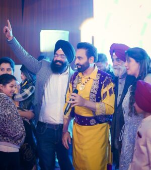 Sarabjit Cheema Instagram - Born to Perform #blessings 

Contact for Bookings: 9915117777 🇮🇳 
7788864003 🇨🇦

#livesinging #punjabi #bhangra #sarbjitcheema