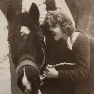 Sarah Ferguson Instagram - Growing up riding my 12.2 pony called Spider, I always dreamed of winning a gold medal in Equestrian. So watching @teamgb and their brilliant riders achieve our first 🥇 of the summer #Olympics yesterday was absolutely remarkable. Congratulations on such an amazing achievement. 👏🐎🇬🇧 #eventing #England @laura_collett @tommceweneventing @ros_canter_eventing