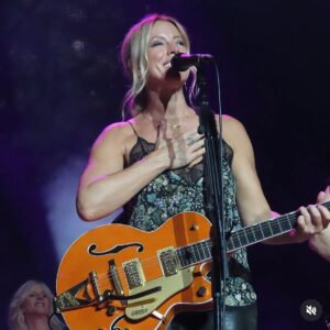Sarah McLachlan Instagram - Scrolling through the tour memories… thank you for sharing your personal concert moments with me! XoS