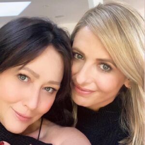 Sarah Michelle Gellar Instagram - How do you possibly find the right words to sum up 30 years of friendship? I keep reminding myself it only hurts this much because, there was so much love. Thank you, for all your kind words and support. I love all the messages about how @theshando was important to you. So let’s honor her. More than anything, Shan loves animals, especially dogs. In her memory let’s support our favorite animal charities. Whether that’s donating money , stopping by your local shelter and just offering cuddles and walks to animals housed there or even just tagging them in the comments so other people can learn about their work. I know that would make our girl happy (and illicit that deep throaty laugh we all loved) 💔 💔💔