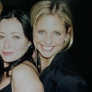 Sarah Michelle Gellar Instagram - How do you possibly find the right words to sum up 30 years of friendship? I keep reminding myself it only hurts this much because, there was so much love. Thank you, for all your kind words and support. I love all the messages about how @theshando was important to you. So let’s honor her. More than anything, Shan loves animals, especially dogs. In her memory let’s support our favorite animal charities. Whether that’s donating money , stopping by your local shelter and just offering cuddles and walks to animals housed there or even just tagging them in the comments so other people can learn about their work. I know that would make our girl happy (and illicit that deep throaty laugh we all loved) 💔 💔💔