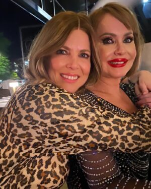 Sarah Mintz Instagram - Noche de villanas!!! Canela.tv 🎬🎥 @miracanelatv #villanas #secretosdevillanas2
