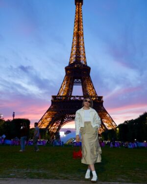Sarah Nurse Instagram - i’ve waited my whole life to eat a crêpe at the eiffel tower 🇫🇷🥖