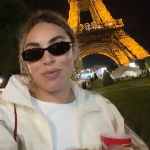 Sarah Nurse Instagram - i’ve waited my whole life to eat a crêpe at the eiffel tower 🇫🇷🥖