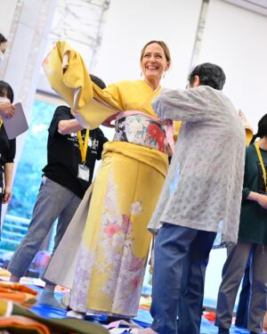 Sarah Willis Instagram - Some memories of PMF 2024 - my favourite festival of the year. I love being in Japan 🇯🇵 and working with this year’s #PMFHorns, my colleagues and friends from the @berlinphil and the simply awesome @ni9_akers and his PMF team. The @pacific_music_festival is life-changing, see you next year! 🙏🤩📯💃🏻👘