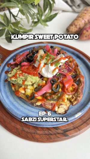 Saransh Goila Instagram - Ep. 5 of Sabzi Superstar is all about Sweet Potatoes. In my honest opinion I think it is an underrated root vegetable. There is so much more to make from sweet potato than just chips! So Kumpir is a Turkish style baked potato that is topped off with everything tasty! The highlight of this dish is how silky & soft the mash becomes because of the butter & cheese! Take my word for it & try this recipe out. Which sabzi should be the next superstar?
.
.
Kumpir Sweet Potato 

2 Sweet potatoes
Poke some holes 
Baste with some oil 
Air fry for an hour at 150 C 
or till completely soft 
. 
Cut it through the centre 
1 1/2 tbsp Butter 
2 tbsp Mozzarella cheese 
Salt to taste 
& mix everything well 

Top it off with 
Boiled corn 
Refried beans 
Cabbage salad 
Guacamole 
Sour cream 
Spring onion greens 
Jalapeños 
Pickled onions
Olives 
Sriracha sauce 
.
Delishaaas 🤤