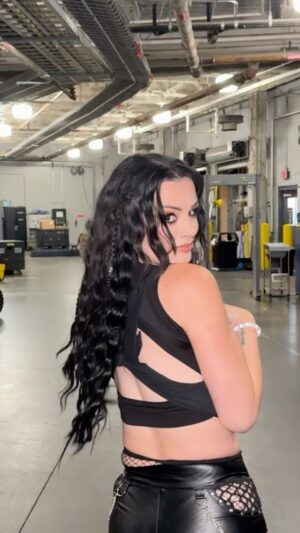 Saraya-Jade Bevis Instagram - Walking home to Ronnie like.. 

Also.. Bury me with this hair style. 

Make up & 📸 : @zac_phoenix