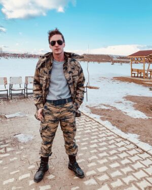Sarp Can Köroğlu Instagram - Askerlik görevimi tamamladım, Havacı oldum 😎 E tabi bir Maverick kolay yetişmiyor. I feel the need... The need for speed!! #topgun