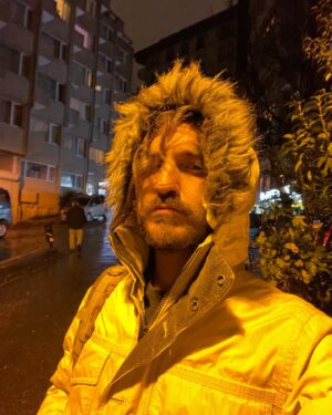 Sarp Can Köroğlu Instagram - Kışa bakış açım yukarıdaki gibidir 🥴