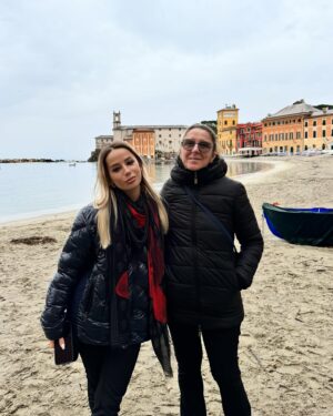 Sascha Burci Instagram - Che strano dire: “La mia vacanza in Italia”🇮🇹
Questo è un post molto importante per me che voglio ricordare, dove racchiudo tante emozioni, famiglia, parenti e luoghi non visitati da tantissimo tempo. È così strano ma altamente piacevole vedere le cose da un’altra prospettiva. Godermi il posto dove sono nato ma senza problemi come farebbe un turista. 
L’Italia da visitare è proprio un bel posto, ci tornerò presto per altre vacanze sicuramente ❤️ Per ora colleziono tutti i bei momenti e si torna carichi a conquistare il mondo.

PS: Buona Pasqua, un ottimo momento per stare con i parenti ❤️