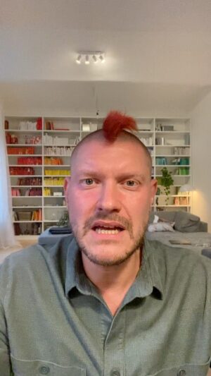 Sascha Lobo Instagram - Die Corona-Demo am 29.08. in Berlin war sehr gefährlich für die liberale Demokratie - aber nicht wegen des versuchten Nazi-Sturms auf den Bundestag. Sondern wegen Peter und Cordula und des Toleranz-Paradoxons. 

#ichfragmich #berlin2908 #corona #rechtsextrem #berlin #frankwaltersteinmeier