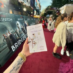 Sasha Alsberg Instagram - Wonder what Lady Whistledown will write about this night….#bridgertonnetflix @bridgertonnetflix #bridgerton #polin
