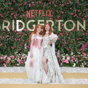 Sasha Alsberg Instagram - Wonder what Lady Whistledown will write about this night….#bridgertonnetflix @bridgertonnetflix #bridgerton #polin