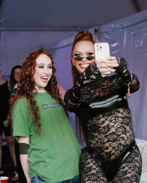 Sasha Colby Instagram - we really did that @chappellroan !! thank you so much for welcoming me on stage with you for this incredible moment ✨ 

📸 @travistrautt @gracelindseyphoto