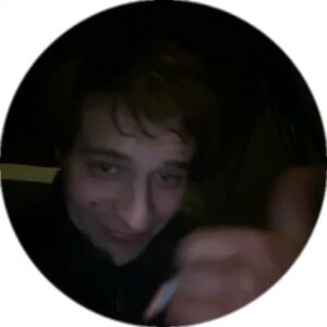Sasha Kapadya Instagram - 2 марта был год как я с друзьями уехала из России. Я думаю, что за год я уже всё сказала и сделала, ради чего уезжала, так что добавить мне нечего… не жалею об отъезде ни секунды, хотя конечно жизнь в эмиграции это непросто. Всем желаю сил 🙏